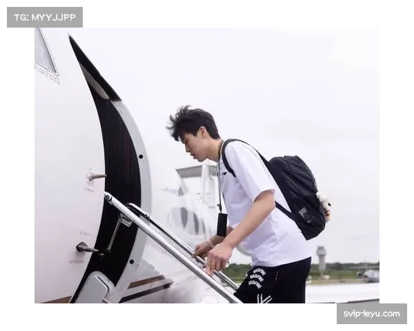 杨瀚森化身开拓者社区人气王 参与活动吸引大批粉丝围观